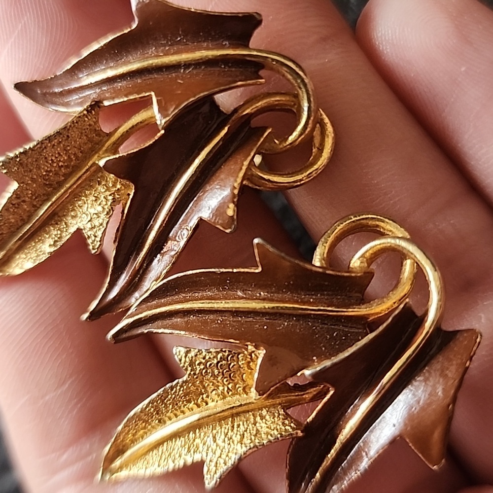 VTG Mode Art Gold and Brown Leaf Clip Earrings